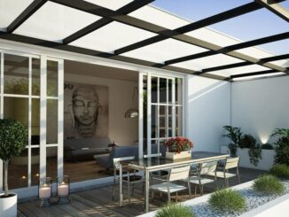 transparente Terrassenüberdachung aus Glas oder Polycarbonat